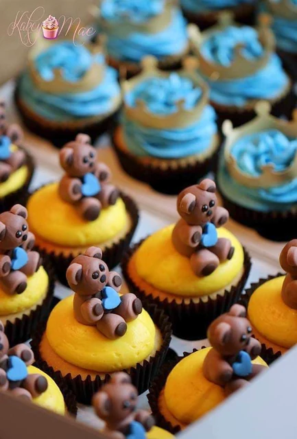 Teddy bears & blue buttercream by Kakey Mae. A coordinated party set with teddy bears, blue buttercream, and decorative toppers.
